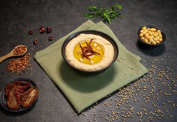 Hummus with Dried Tomatoes